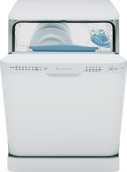 Посудомоечная машина Ariston LL 64 EU