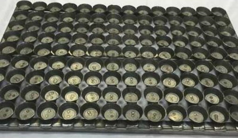 СМФ304013104чм "Маффин" 104 шт. d = 3/4 см h = 1, 3 см (чермет) на решетке 60х40 см