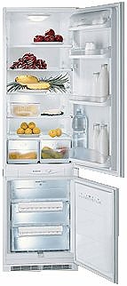 Встраиваемый холодильник Ariston BCB 332 AI