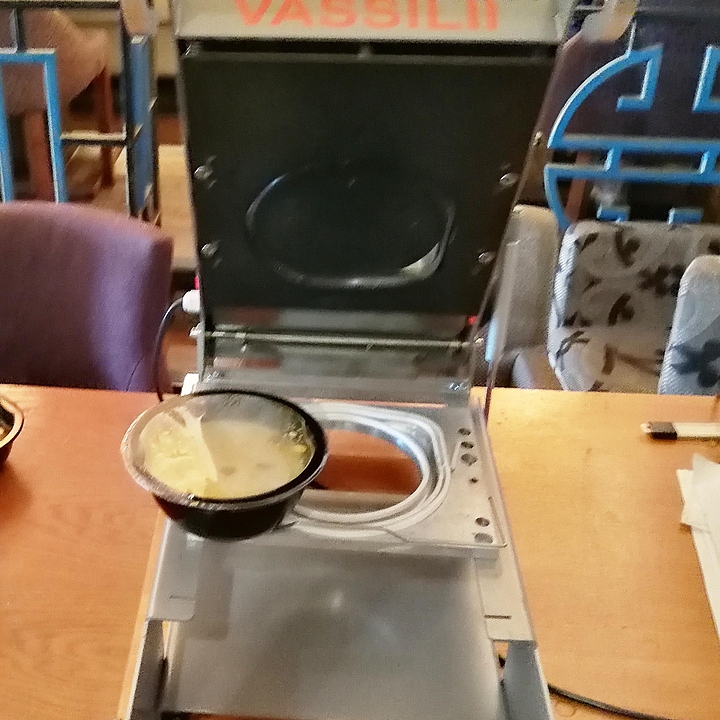 Запайщик лотков VASSILII Контур № 2182 c контурной обрезкой пленки для контейнера d-75 мм*4