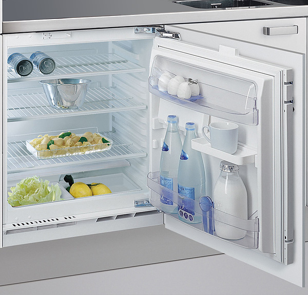 Встраиваемый холодильник Whirlpool ARG 585