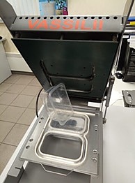 Запайщик лотков VASSILII Контур № 2252 c контурной обрезкой пленки для контейнера 80х80 мм*4