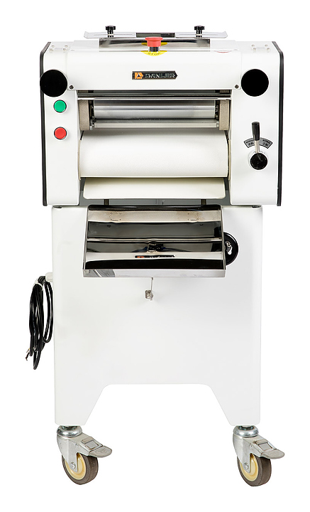 Машина тестозакаточная для формирования рогаликов Danler WMK-330 (380 В)