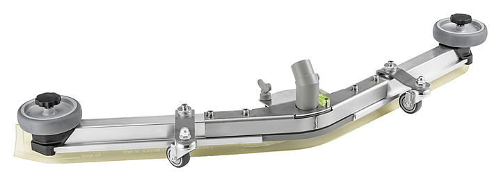 Балка всасывающая Karcher 4.777-079 V-образная, 900 мм