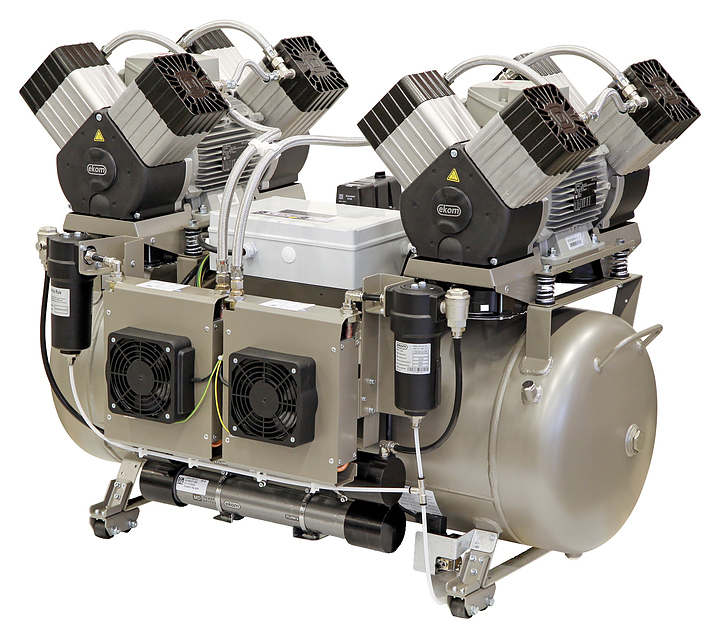 Компрессор Ekom DK50 2x4VR/110/M (6-8 бар, 430 л/мин., 2x4 цилиндра, осушитель)