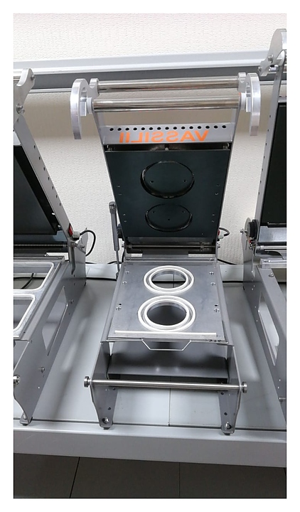 Запайщик лотков VASSILII Контур № 2151 c контурной обрезкой пленки для контейнера d- 95 мм*2