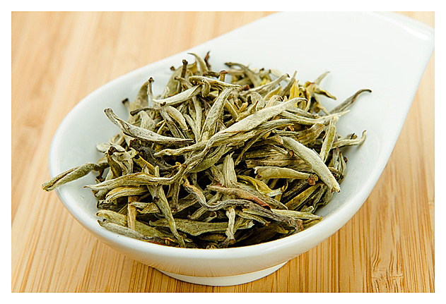 Белый чай Бай Хао Инь Чжень (Серебряные иглы)