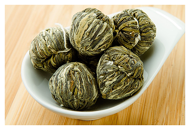 Связанный зеленый чай Бай Хуа Сян Цзы (Жасминовый чай Лунный сад)